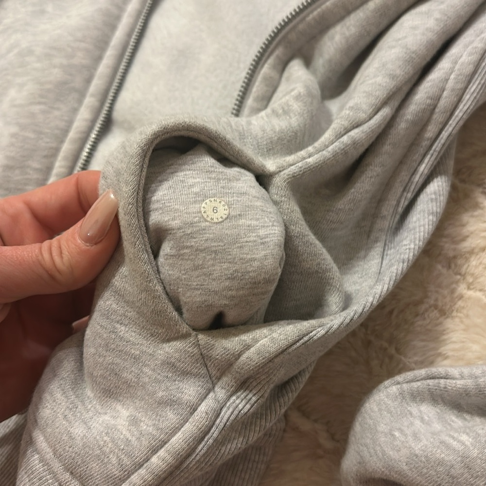 Lululemon Scuba Full-Zip Hoodie, Size 6, Gray - Picture 3 of 4